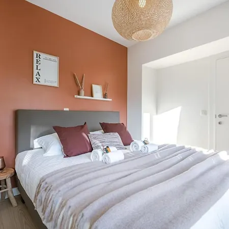 אורחן Beautiful And Charming Nearby