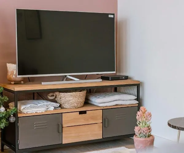 Beautiful And Charming Nearby אורחן אוסטנדה